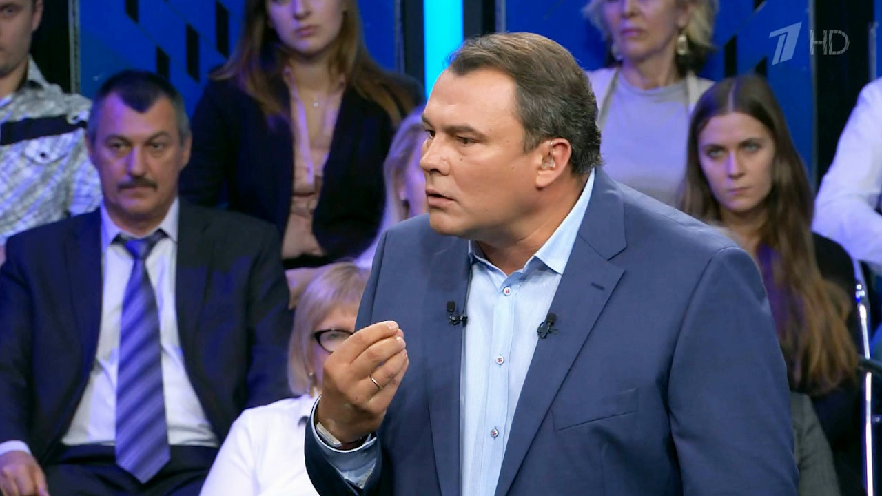 Петр Толстой призвал пересмотреть Конституцию РФ Петр Толстой призвал пересмотреть Конституцию РФ