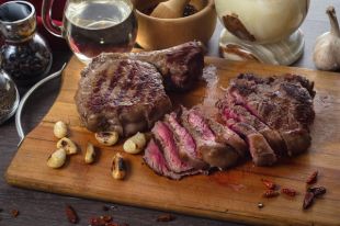 Смягчаем мясо и взбиваем белок. Кулинарные советы от профессионала