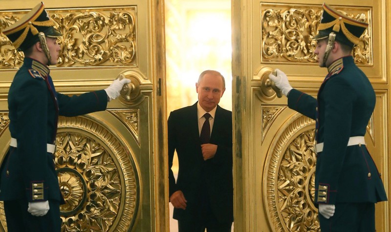 Король на ковре у полковника?