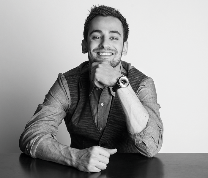 Рубашка, HENRY COTTON'S; жилет MCS; часы, модель L.U.C Time Traveler One Moscow, Chopard Рубашка, HENRY COTTON'S; жилет MCS; часы, модель L.U.C Time Traveler One Moscow, Chopard