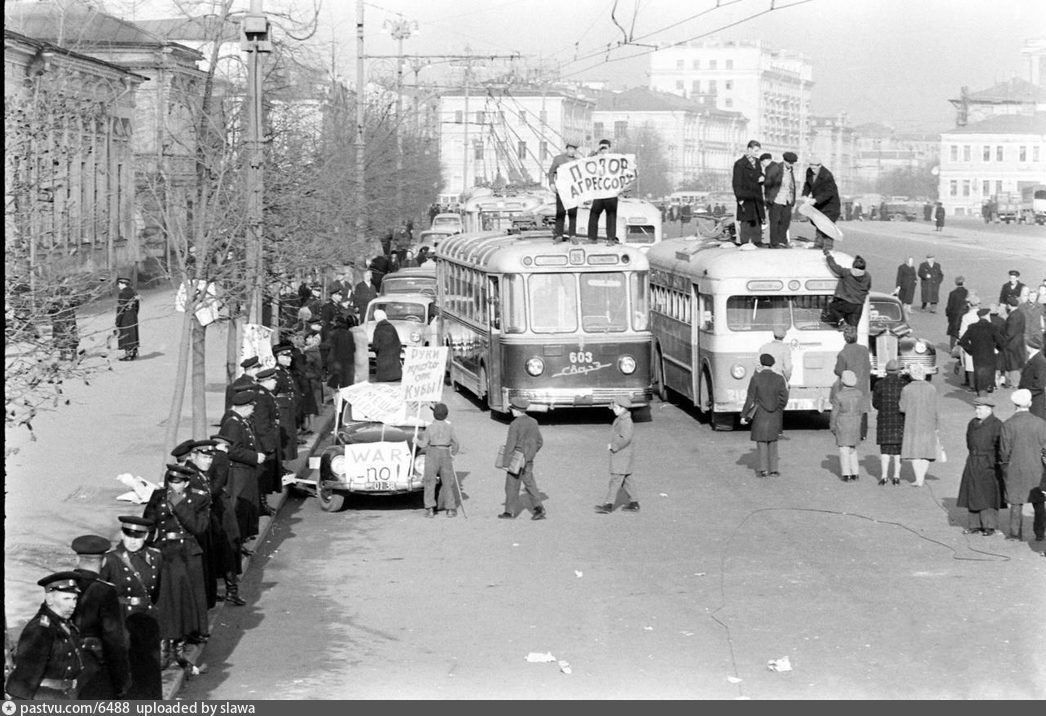 Необычный транспорт на улицах Москвы. Необычный транспорт на улицах Москвы.