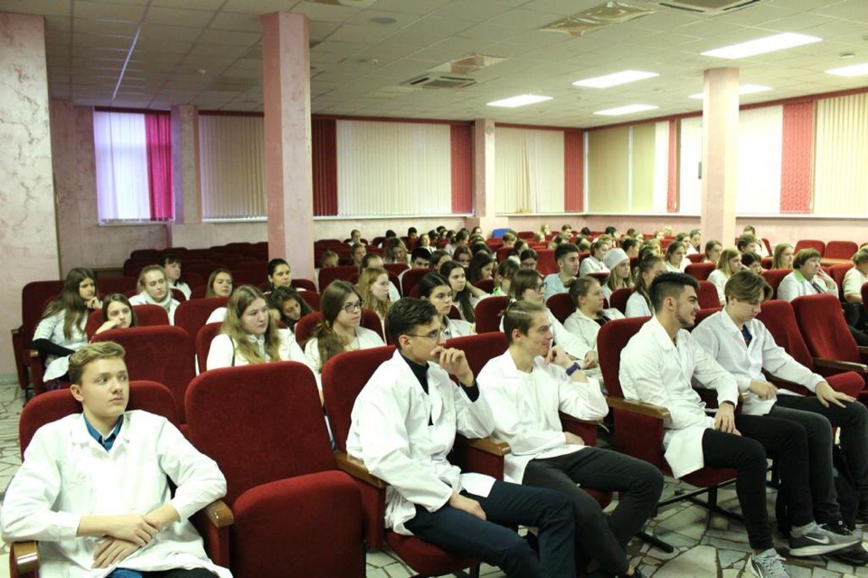 В детской больнице Северного Тушина прошла встреча c волонтерами-медиками школ СЗАО