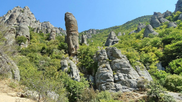 В горах Крыма заблудились туристы