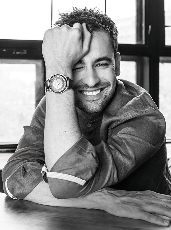 Рубашка, MARINA YACHTING; часы, модель L.U.C GMT One, Chopard Рубашка, MARINA YACHTING; часы, модель L.U.C GMT One, Chopard