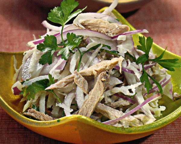 Мясной салат с редькой