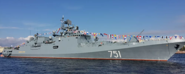 "Адмирал Эссен", вообще-то, чудо как хорош!