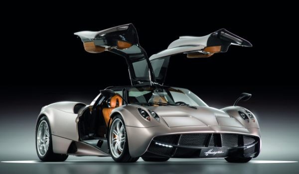 Автомобиль Pagani Huayra Автомобиль Pagani Huayra