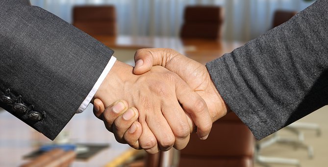 https://360tv.ru/media/uploads/article_images/2019/09/47389_shaking-hands-3091906__340.jpg