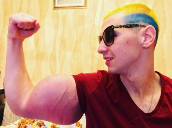 «Синтоловый качок» Кирилл Терёшин показал «перевёрнутую Украину» «Синтоловый качок» Кирилл Терёшин показал «перевёрнутую Украину»
