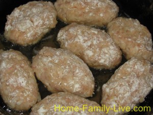 Обжарить в масле 