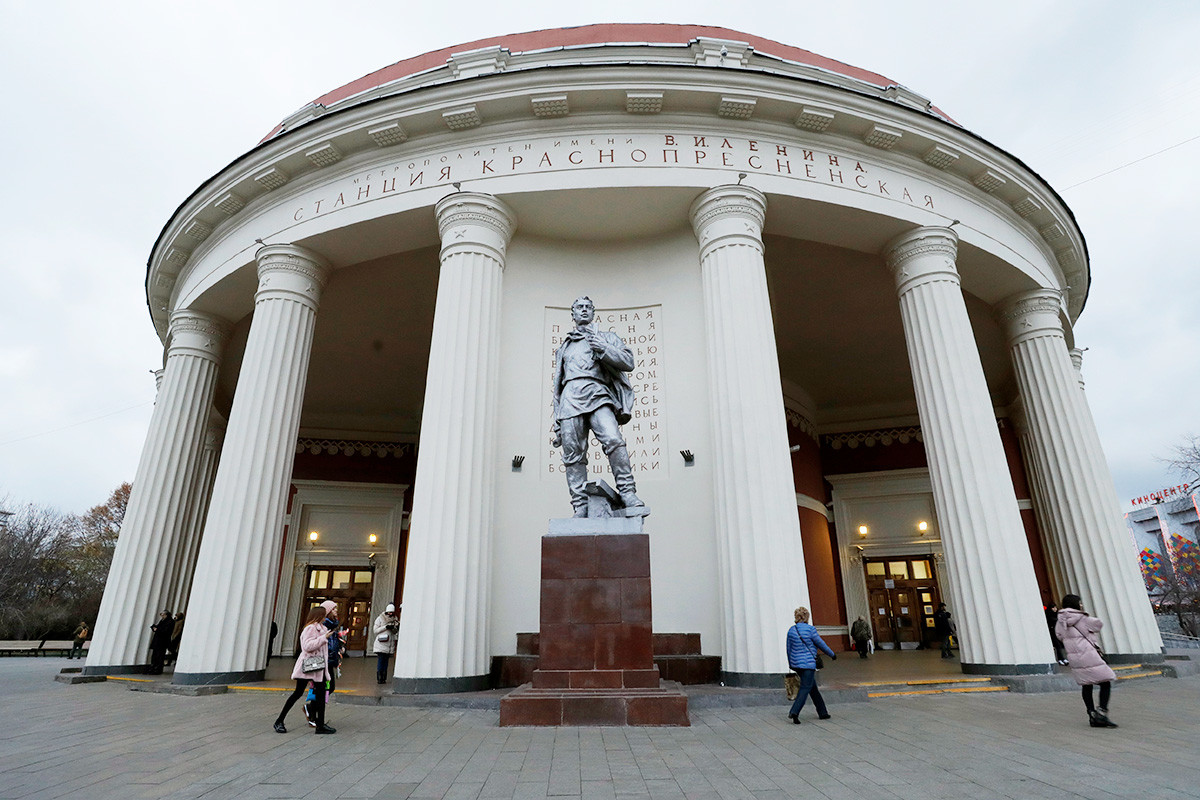 10 самых красивых станций Московского метро... снаружи (ФОТО)