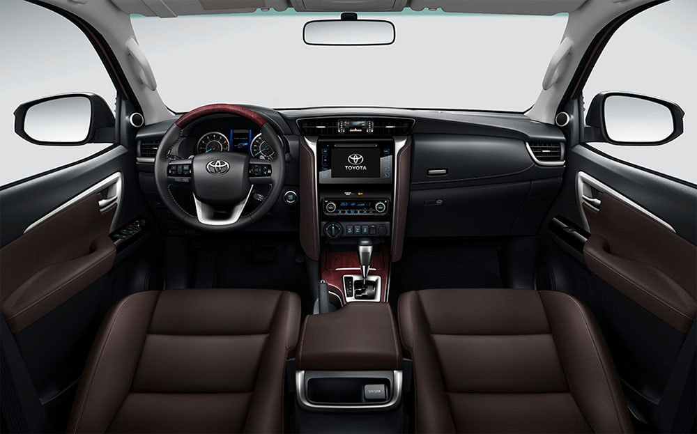 TOYOTA FORTUNER 2017 – ВНЕДОРОЖНИК ФОРТУНЕР ДОБРАЛСЯ ДО РОССИИ