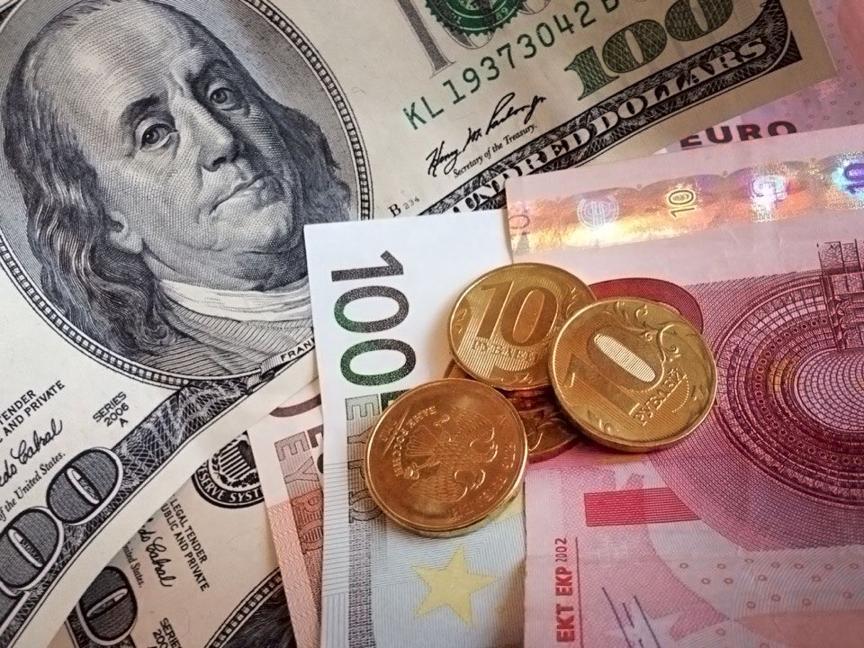 Курс валют на сегодня 19 октября.