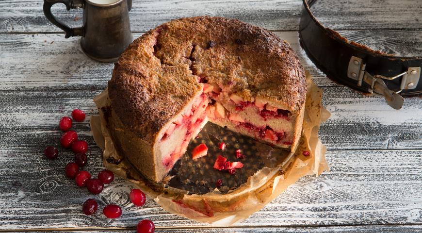 шарлотка из ржаного хлеба с брусникой и яблоками шарлотка из ржаного хлеба с брусникой и яблоками