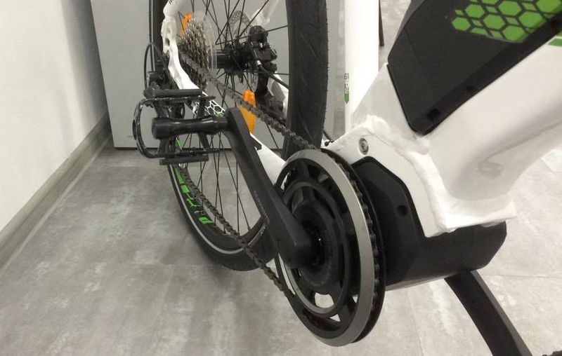 Электромотор от Shimano можно отключить вовсе и наслаждаться натуральным педалированием. Несмотря на массу в 17,4 кг, Skoda e-Bike охотно разгоняется и так.