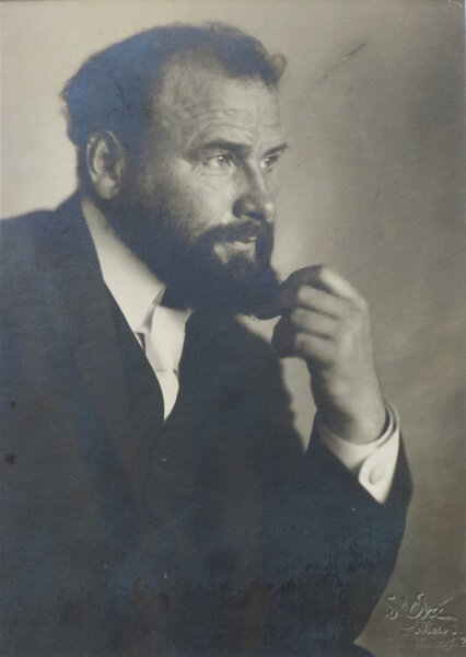 Фотопортрет Климта, 1907 год (время создания картины)