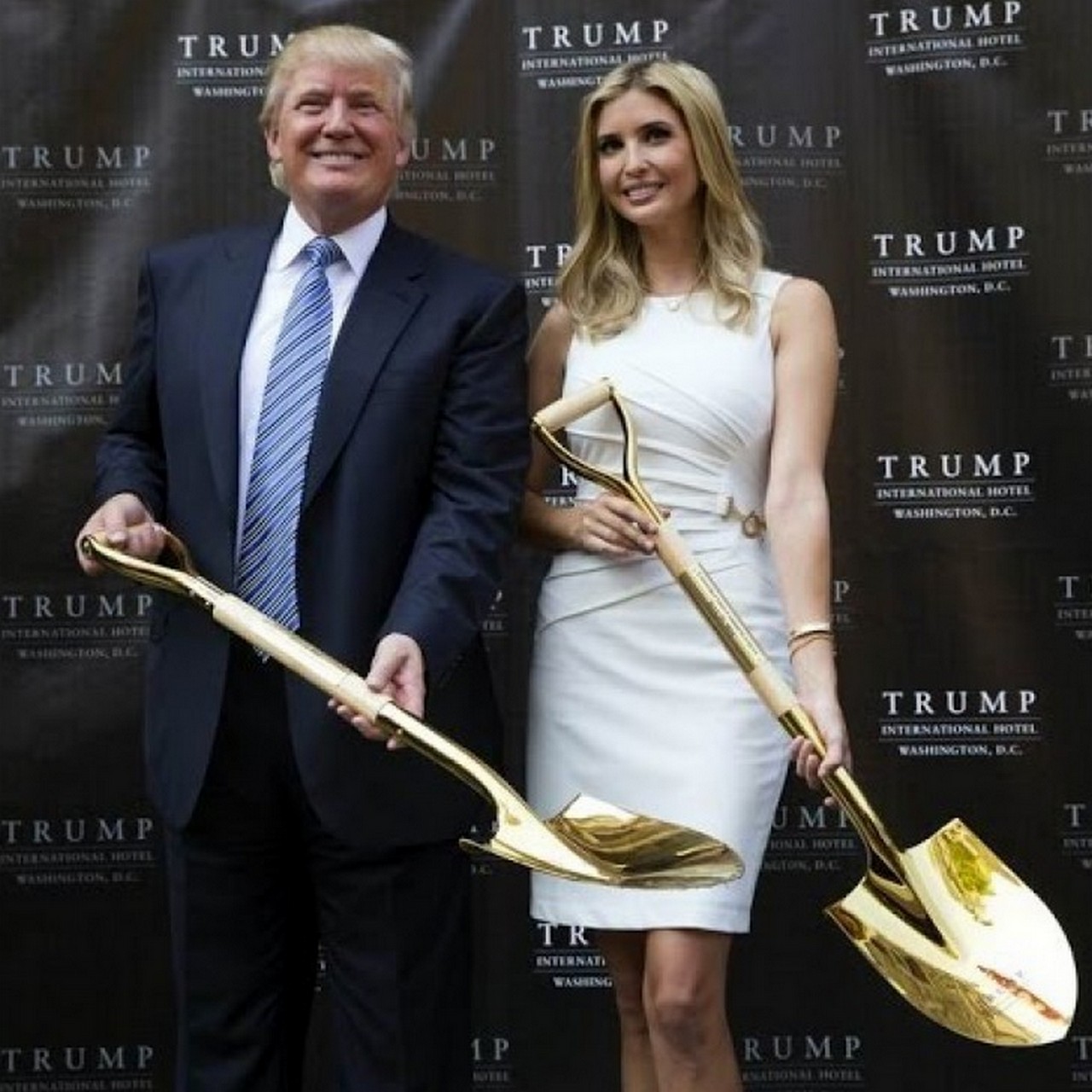Кого хоронит Дональд Трамп ? Кого хоронит Дональд Трамп ?