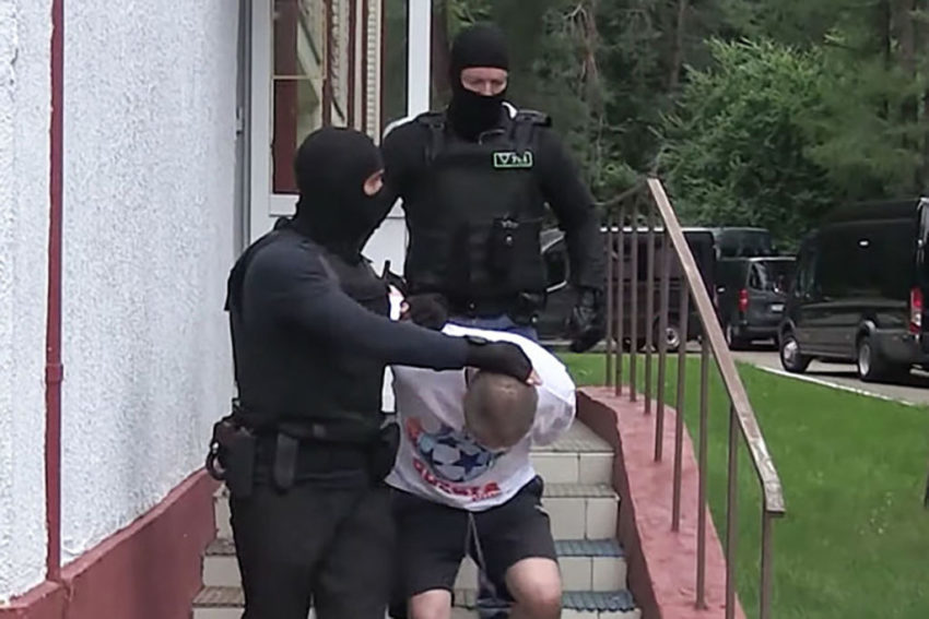 В российских ЧВК не настолько тупы, чтобы закидывать 200 человек в Белоруссию для переворота