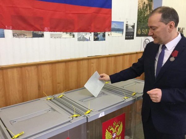Белик впервые за 4 года надел награду за Русскую весну и выбрал президента