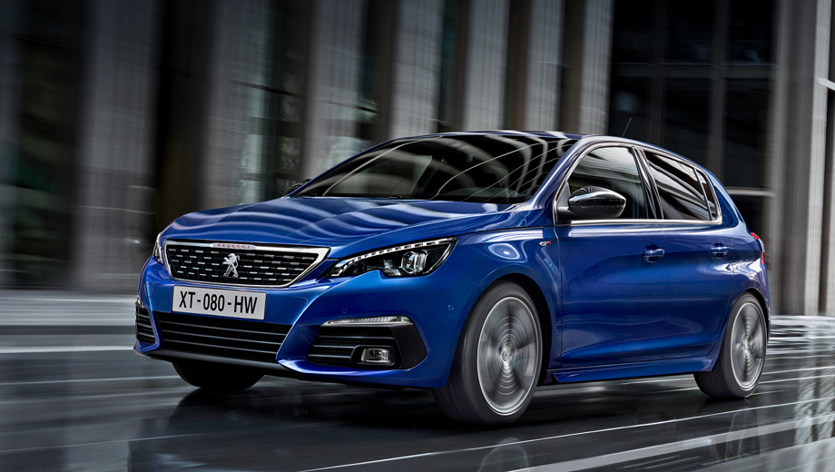 На европейском рынке дилеры уже принимают заказы на модернизированный Peugeot 308. Во Франции цены начинаются с отметки 20 550 евро. Хэтчбеки и универсалы уже сходят с конвейера завода в Сошо. А всего с начала продаж в 2013 году было сделано 760 тысяч машин.