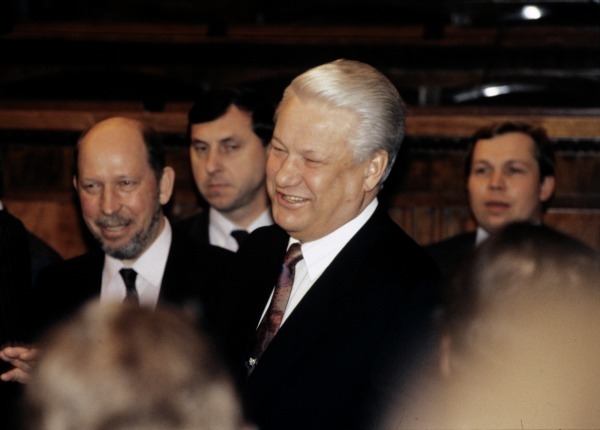 Президент России Борис Николаевич Ельцин на IX (внеочередном) съезде народных депутатов РФ. 26-29 марта 1993 года
