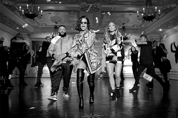Дженнифер Лопес,  Cardi B и DJ Khaled представили клип на песню «Dinero»