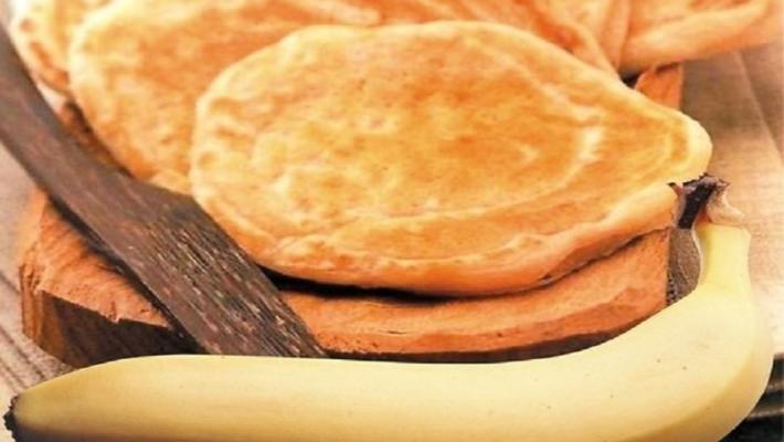 Здоровый завтрак: Низкокалорийные банановые оладьи Здоровый завтрак: Низкокалорийные банановые оладьи