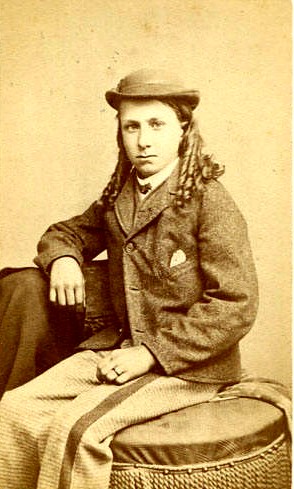 Мужчины- волосы, бороды, усы. Мужчины- волосы, бороды, усы.