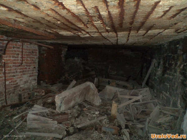 Заваленный зал под Городком Чекистов