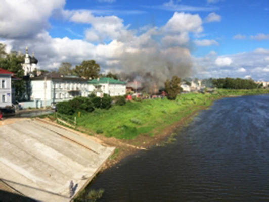 Двухэтажный дом в центре Вологды сожгли дотла со второй попытки