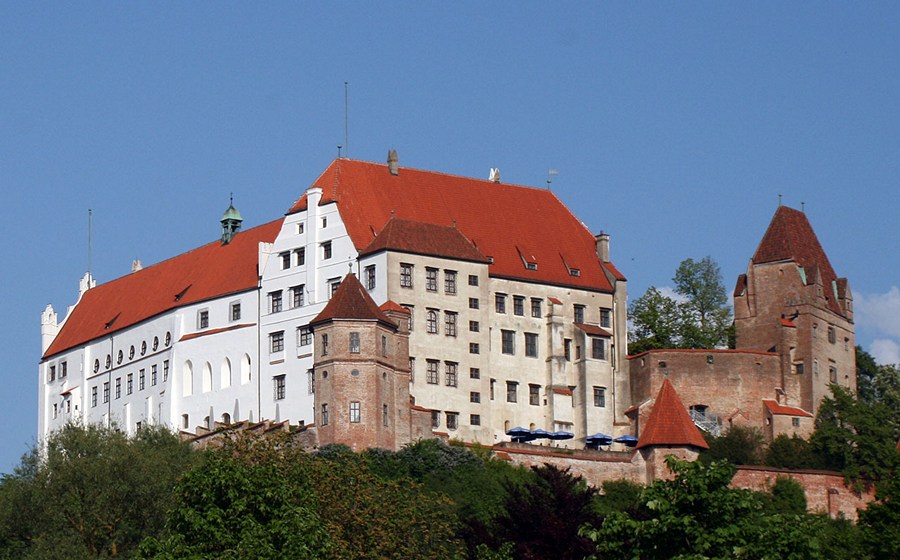  .   - Burg Trausnitz