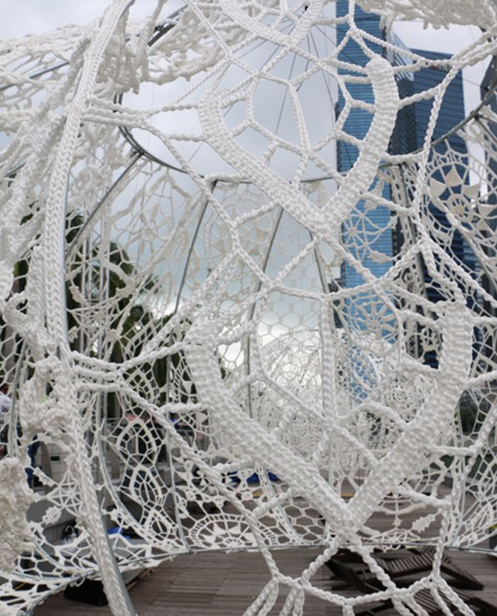 crocheted-urchins-sculpture-choi-shine-architects-singapore-marina-bay-12