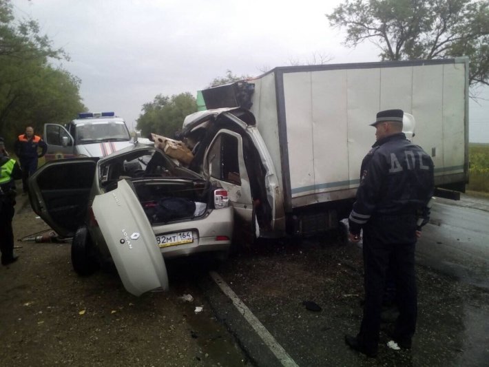 В результате ДТП на дороге в Саратовской области погибли пять человек