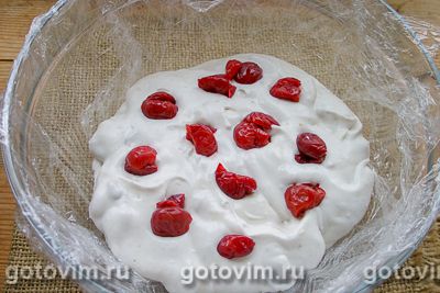 Желейный торт из печенья со сгущенкой без выпечки, Шаг 07