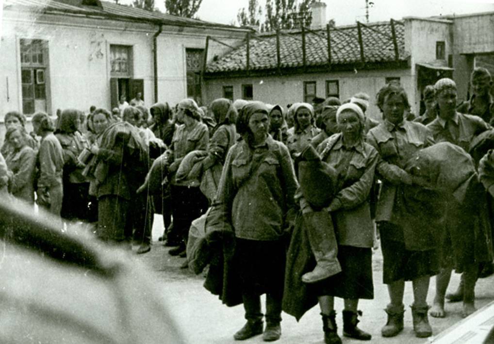 СТРАНИЦЫ ИСТОРИИ...ЖЕНЩИНЫ НА ВОЙНЕ