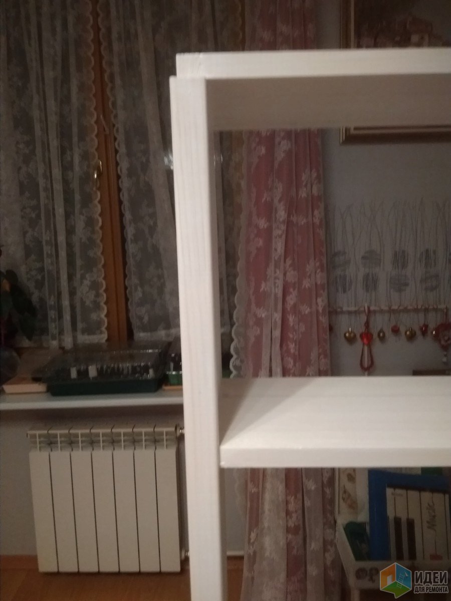 Пришурупили уголки. Пришурупили уголки.