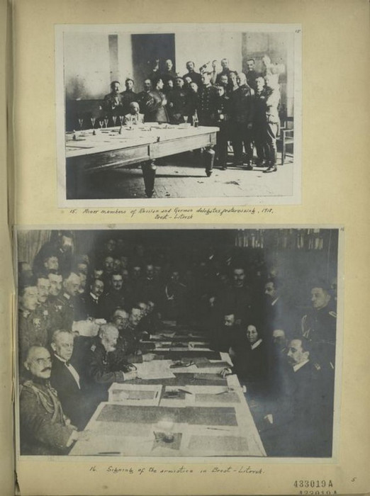 Члены русской и немецкой делегации в Брест-Литовске, 1918 год. Члены русской и немецкой делегации в Брест-Литовске, 1918 год.