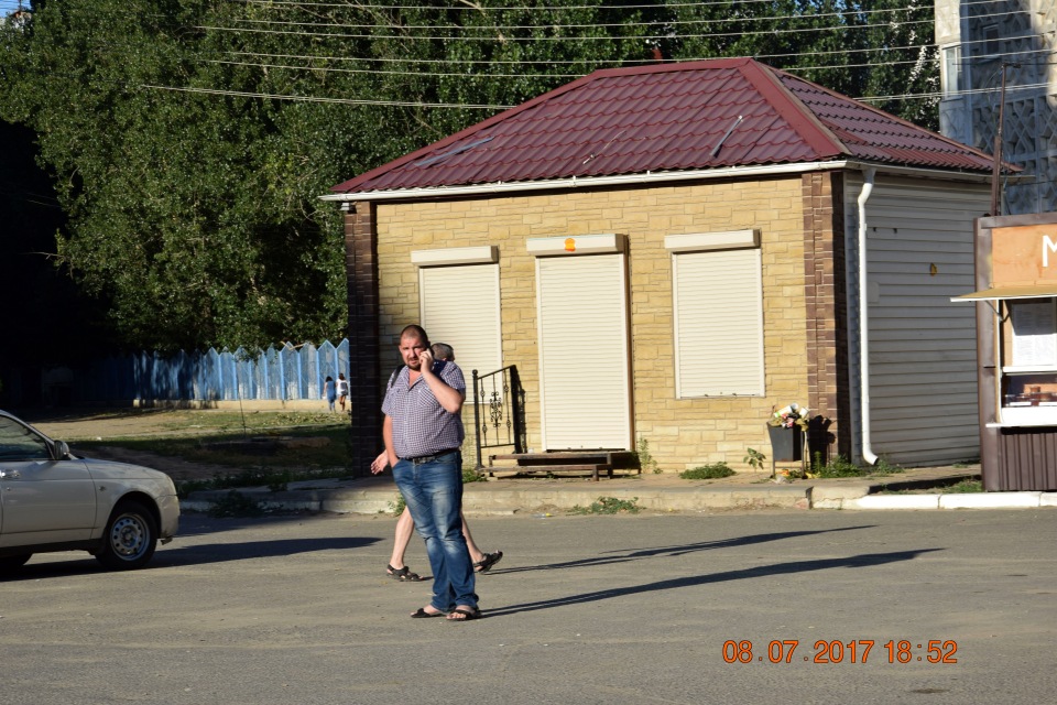 Жители микрорайона Бабаевский в Астрахани не хотят в соседи свалку. Об этом они сегодня и заявили. Жители микрорайона Бабаевский в Астрахани не хотят в соседи свалку. Об этом они сегодня и заявили.