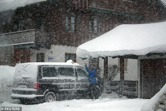 Европу заносит снегом