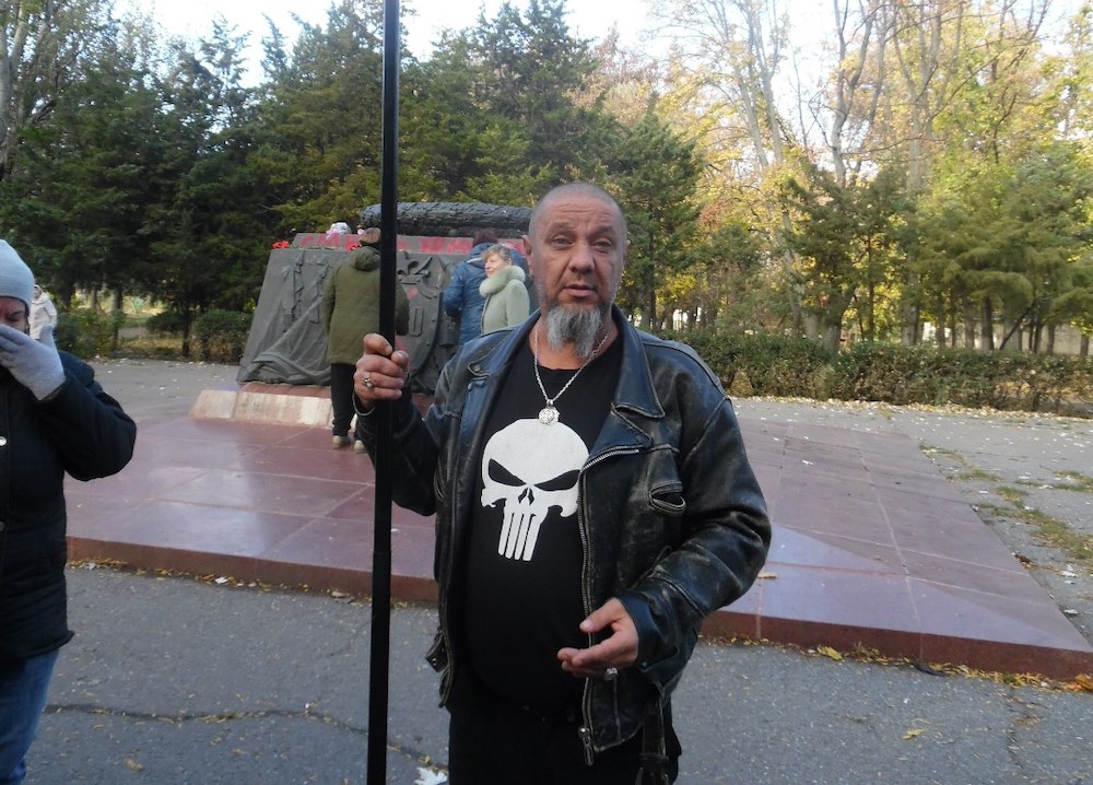 Одесские анархисты митинговали на Куликовом поле по случаю юбилея батьки Махно Одесские анархисты митинговали на Куликовом поле по случаю юбилея батьки Махно