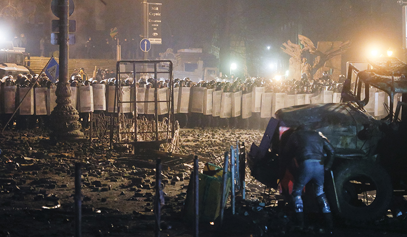 Консультант немецкого правительства: за беспорядками в Киеве стоят Германия и НАТО. Консультант немецкого правительства: за беспорядками в Киеве стоят Германия и НАТО.