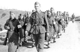 Под командованием немцев отряды крымских полицаев рьяно охотились за евреями и большевиками