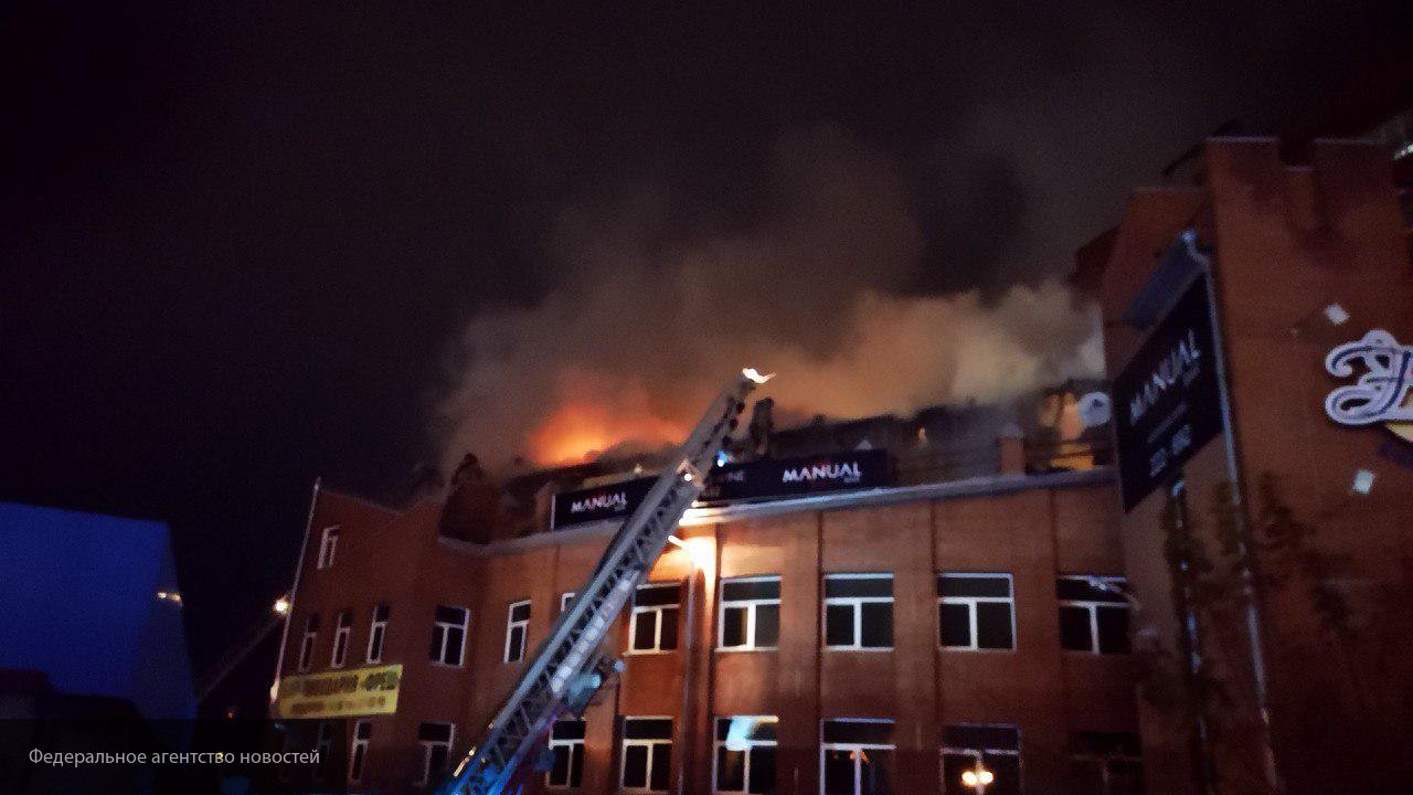 Крупный пожар вспыхнул в развлекательном центре Томска