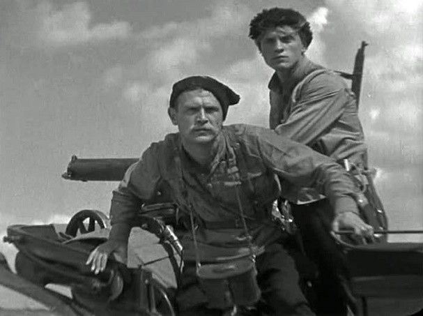 Кадр из фильма "Чапаев" (1934). В главной роли - Борис Бабочкин. Кадр из фильма "Чапаев" (1934). В главной роли - Борис Бабочкин.