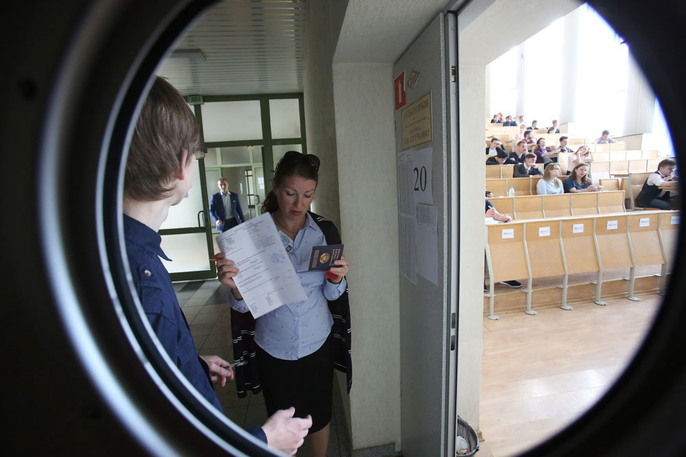 В Беларуси и РФ появились выпускники с высшими баллы по нескольким предметам