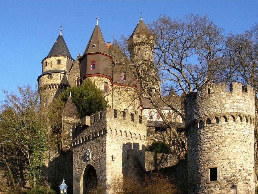  .   - Schloss Braunfels