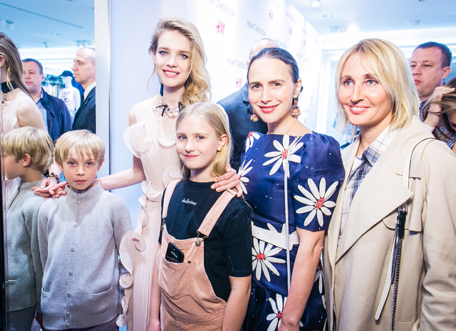 Наталья Водянова с мужем и детьми, Дима Билан, Полина Гагарина и другие на открытии флагмана H&M в Москве