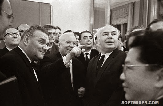 khrushhevy_vystavka_novaja_realnost_manezh_4 khrushhevy_vystavka_novaja_realnost_manezh_4
