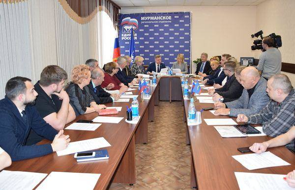 В Мурманске прошла партийная дискуссия по вопросам уборки снега