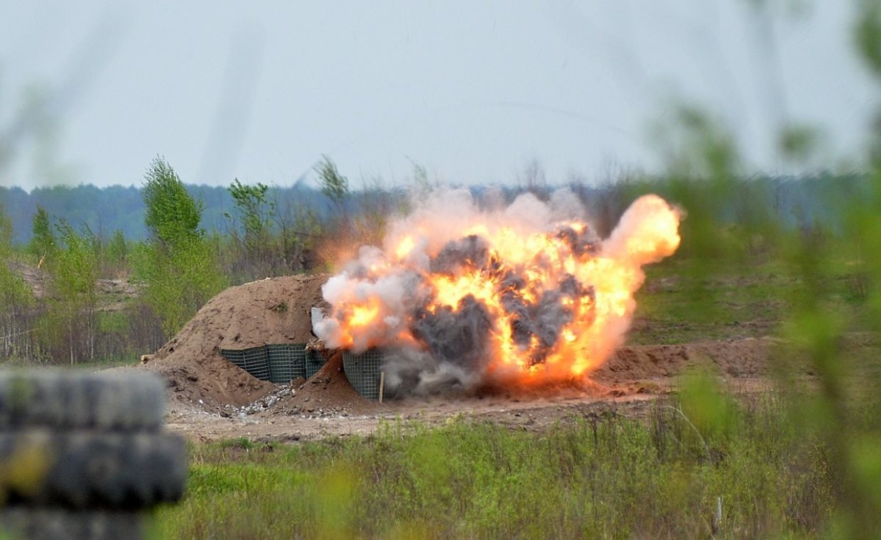 Топили печку — сожгли блиндаж: сводка о военной ситуации на Донбассе (+ВИДЕО)